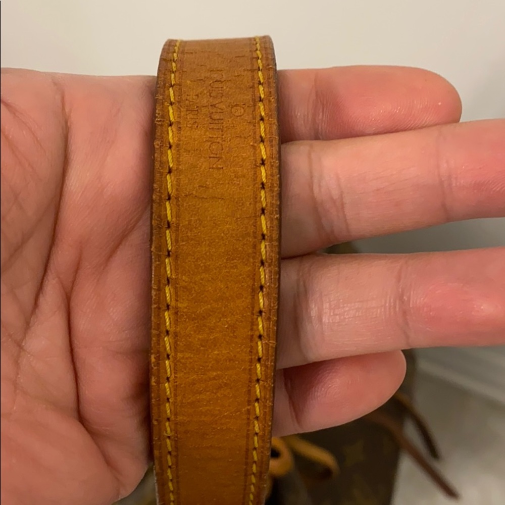 ๐SOLD๐ Louis Vuitton Bucket GM - Picture 6 of 16